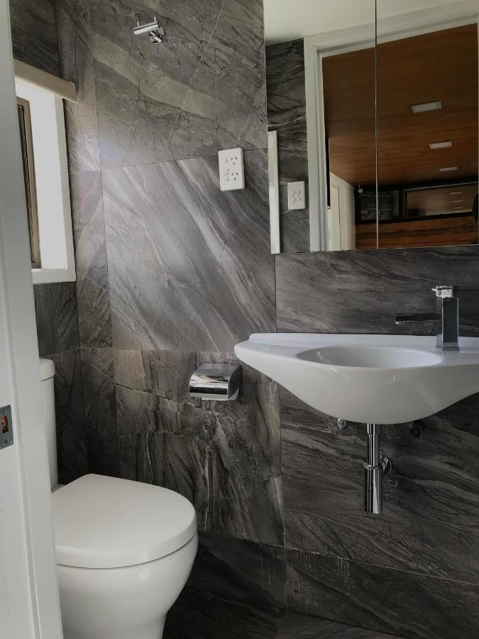 Onehunga Garden Tinyhouse With Parking Hotel Auckland Exterior photo